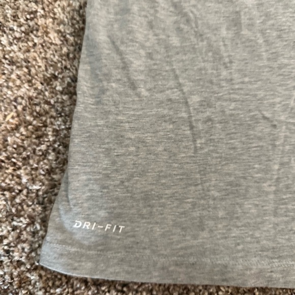 Nike Men's Camo Logo Gray Tee - Picture 4 of 5